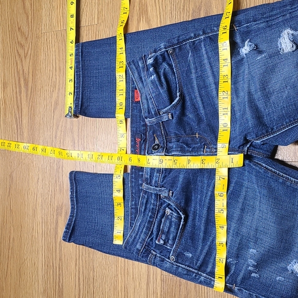 CULT OF INDIVIDUALITY 25x24 WOMEN'S GIRLS DISTRESSED DISTROYED DENIM ROGAN JEAN - Picture 2 of 8